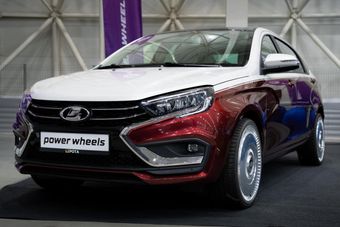 Ладу Ауру превратили в подобие Майбаха