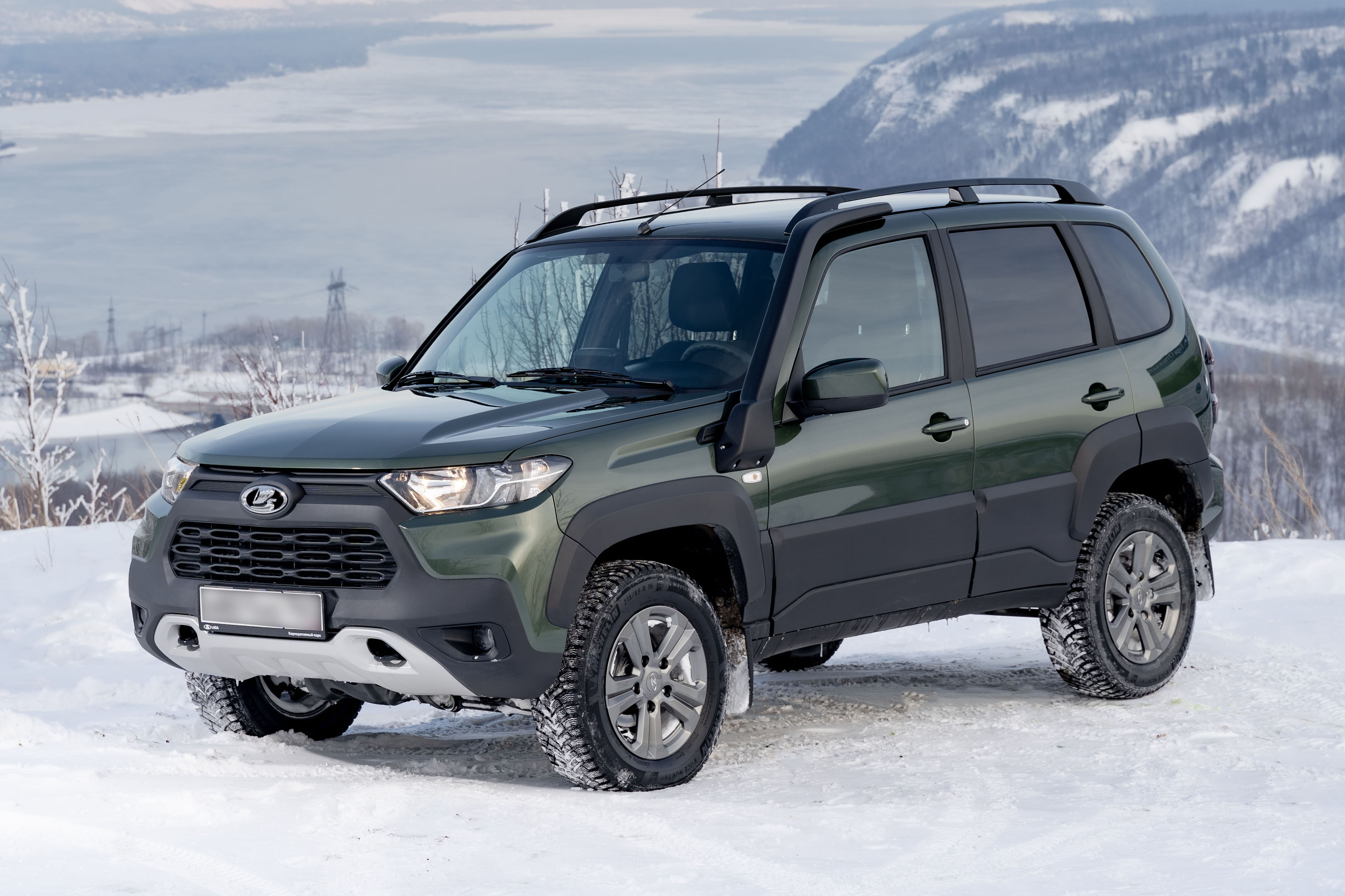 Начал действовать сезонный запрет на езду без зимних шин