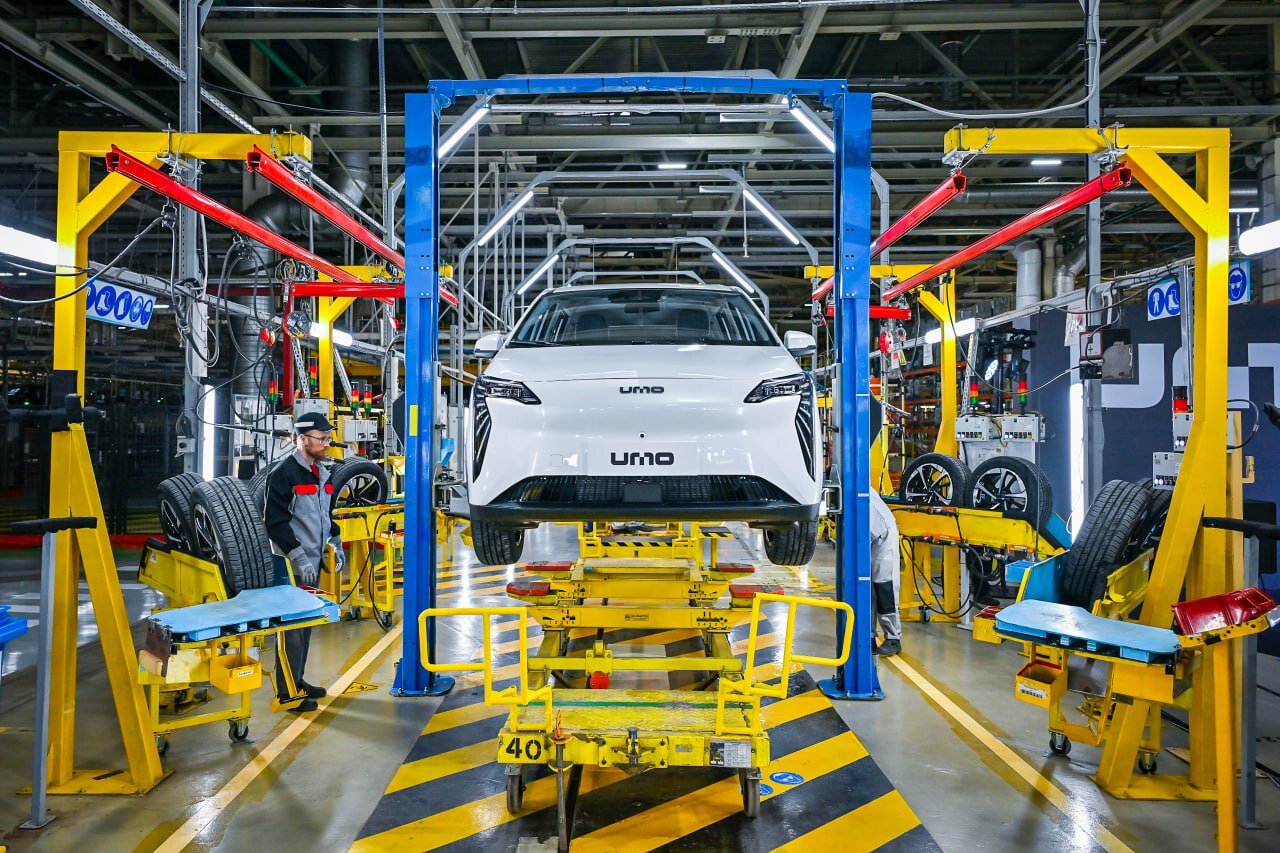 На Москвиче начали производить электромобиль Umo
